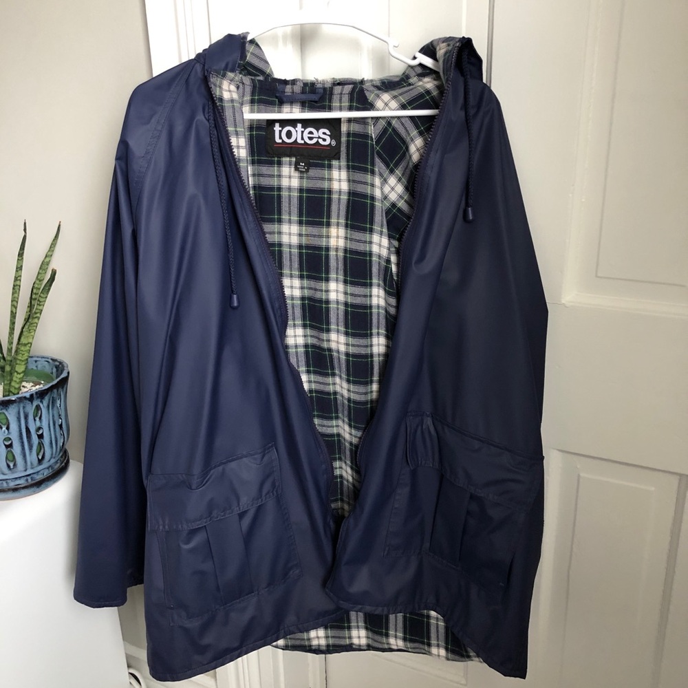 totes Blue Raincoat with Plaid Lining Size M